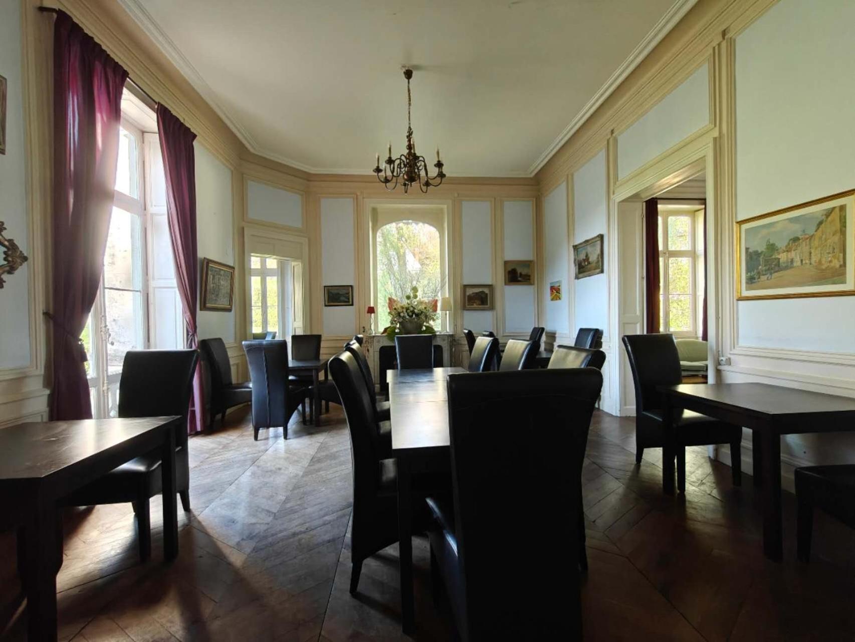Chateau De Vallagon 蒙特里夏尔 外观 照片